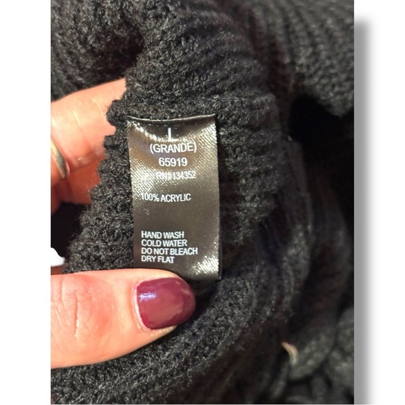 Ambiance Apparel Black Cable Knit Crewneck Long Sleeve Lace Up Back Sweater - Picture 13 of 15